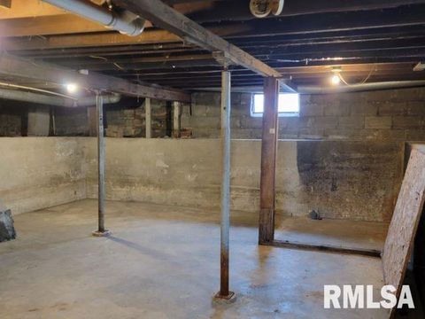 Tiny photo for 617 N 14TH Street, Herrin, IL 62948 (MLS # EB459566)