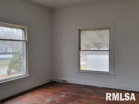 Tiny photo for 617 N 14TH Street, Herrin, IL 62948 (MLS # EB459566)