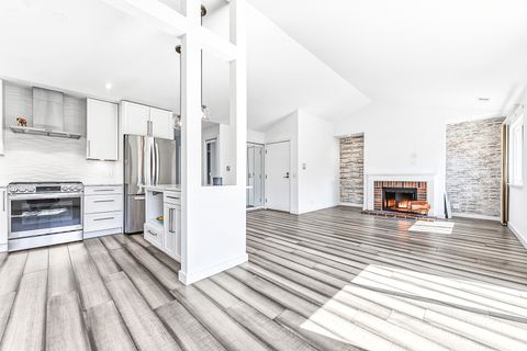 Tiny photo for 125 CLEVELAND Court #M2, Schaumburg, IL 60193 (MLS # 12598401)