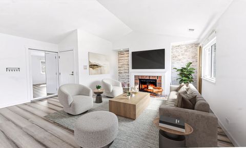 Tiny photo for 125 CLEVELAND Court #M2, Schaumburg, IL 60193 (MLS # 12598401)