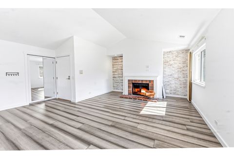 Tiny photo for 125 CLEVELAND Court #M2, Schaumburg, IL 60193 (MLS # 12598401)