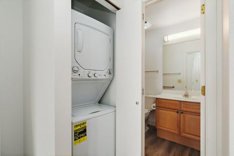 Tiny photo for 805 Leicester Road #211, Elk Grove Village, IL 60007 (MLS # 12584736)