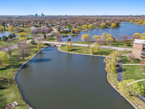 Tiny photo for 805 Leicester Road #211, Elk Grove Village, IL 60007 (MLS # 12584736)