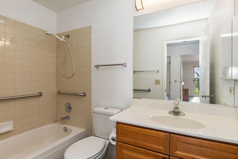 Tiny photo for 805 Leicester Road #211, Elk Grove Village, IL 60007 (MLS # 12584736)