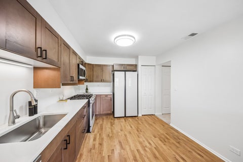 Tiny photo for 124 W Morningside Lane #124, Buffalo Grove, IL 60089 (MLS # 12676331)