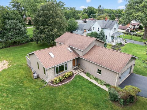 Tiny photo for 458 Lake Avenue, Crystal Lake, IL 60014 (MLS # 12455551)