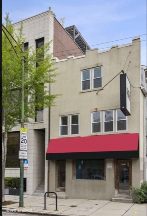 3043 N Ashland Avenue Store Chicago IL 60657