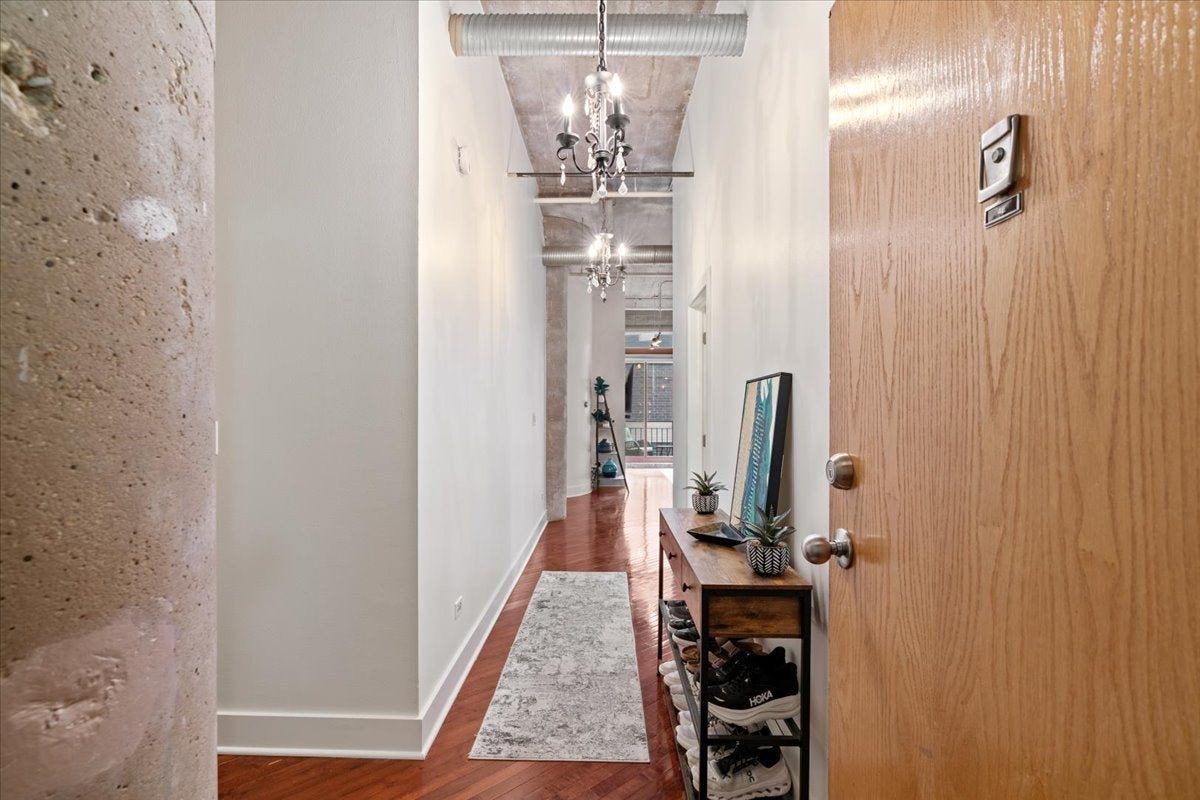 360 W Illinois Street 4E
