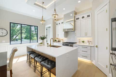 Tiny photo for 909 Evergreen Avenue, Glen Ellyn, IL 60137 (MLS # 12708199)