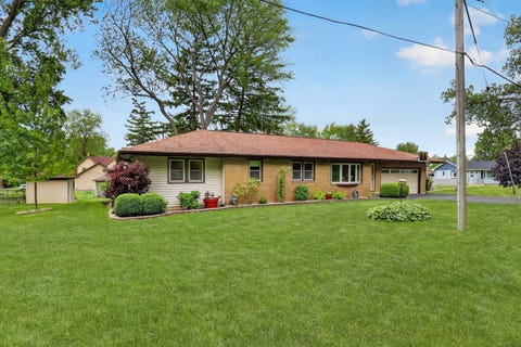 Tiny photo for 2501 S Vaupell Drive, McHenry, IL 60051 (MLS # 12641746)