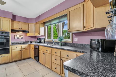 Tiny photo for 2501 S Vaupell Drive, McHenry, IL 60051 (MLS # 12641746)