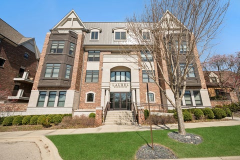 Photo of 815 Laurel Avenue #203, Highland Park, IL 60035 (MLS # 12618758)