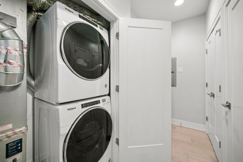 Tiny photo for 815 Laurel Avenue #203, Highland Park, IL 60035 (MLS # 12618758)