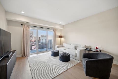 Tiny photo for 815 Laurel Avenue #203, Highland Park, IL 60035 (MLS # 12618758)
