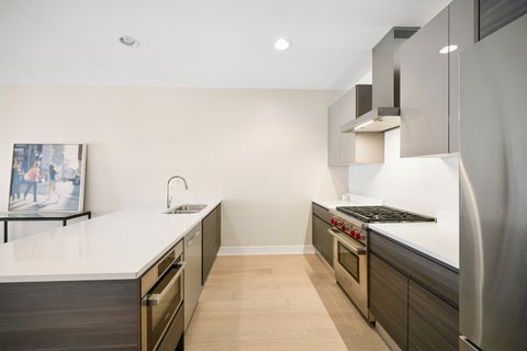 Tiny photo for 815 Laurel Avenue #203, Highland Park, IL 60035 (MLS # 12618758)