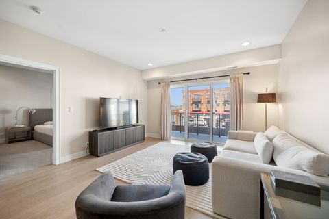 Tiny photo for 815 Laurel Avenue #203, Highland Park, IL 60035 (MLS # 12618758)