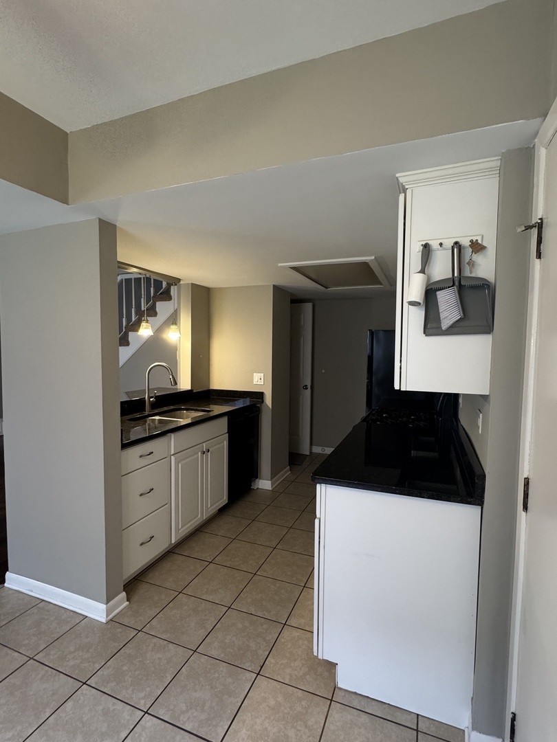 29W529 Winchester Circle S 2