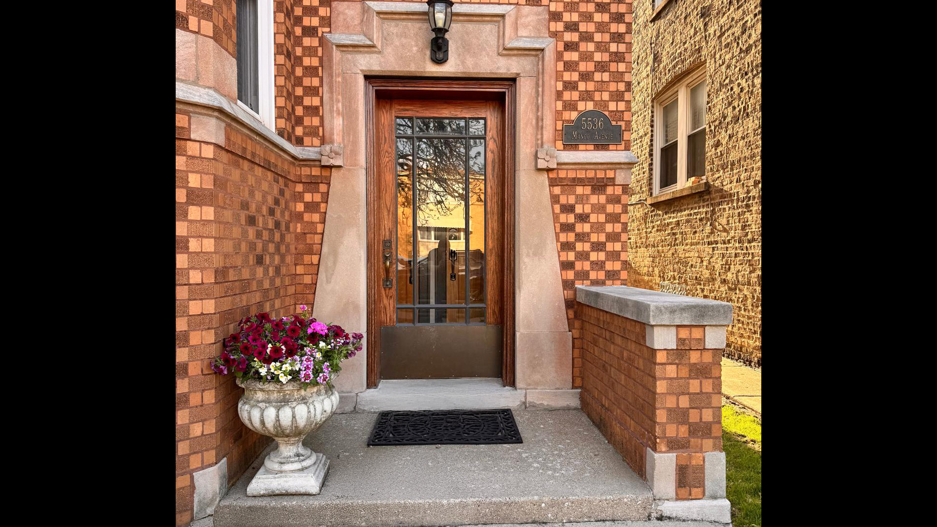 5536 N Mango Avenue