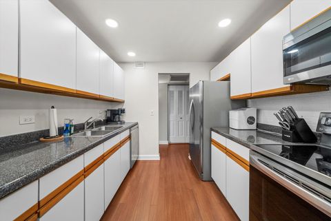 Tiny photo for 75 6th Avenue #302, La Grange, IL 60525 (MLS # 12514342)