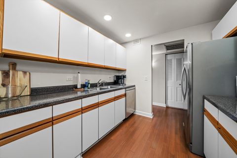 Tiny photo for 75 6th Avenue #302, La Grange, IL 60525 (MLS # 12514342)