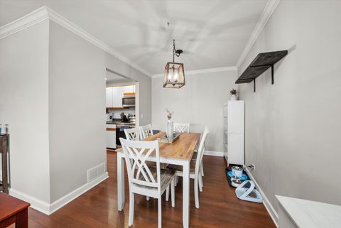 Tiny photo for 75 6th Avenue #302, La Grange, IL 60525 (MLS # 12514342)