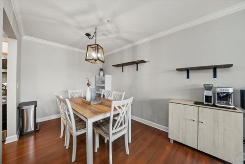 Tiny photo for 75 6th Avenue #302, La Grange, IL 60525 (MLS # 12514342)