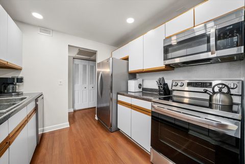 Tiny photo for 75 6th Avenue #302, La Grange, IL 60525 (MLS # 12514342)