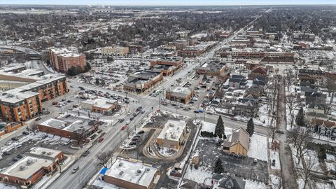 Tiny photo for 75 6th Avenue #302, La Grange, IL 60525 (MLS # 12514342)