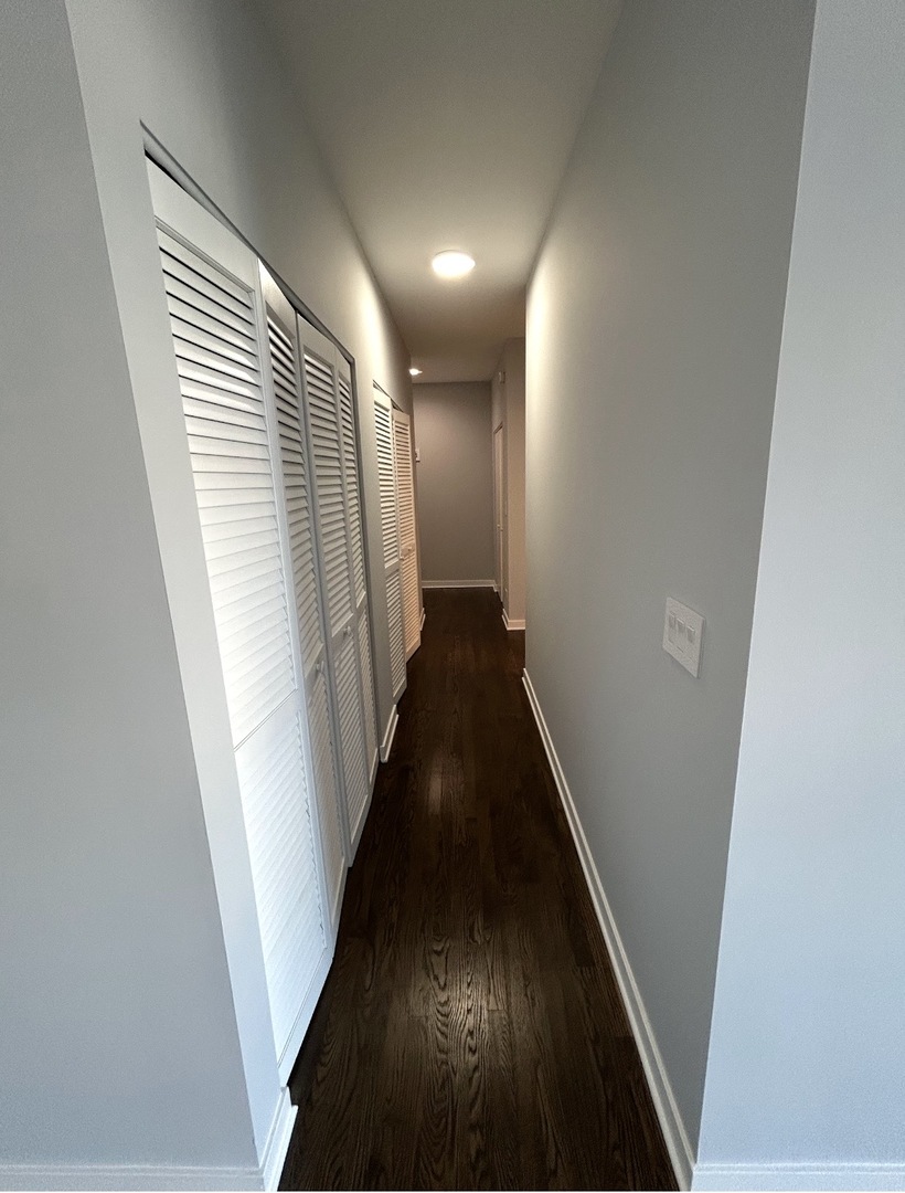 834 W Montrose Avenue 403