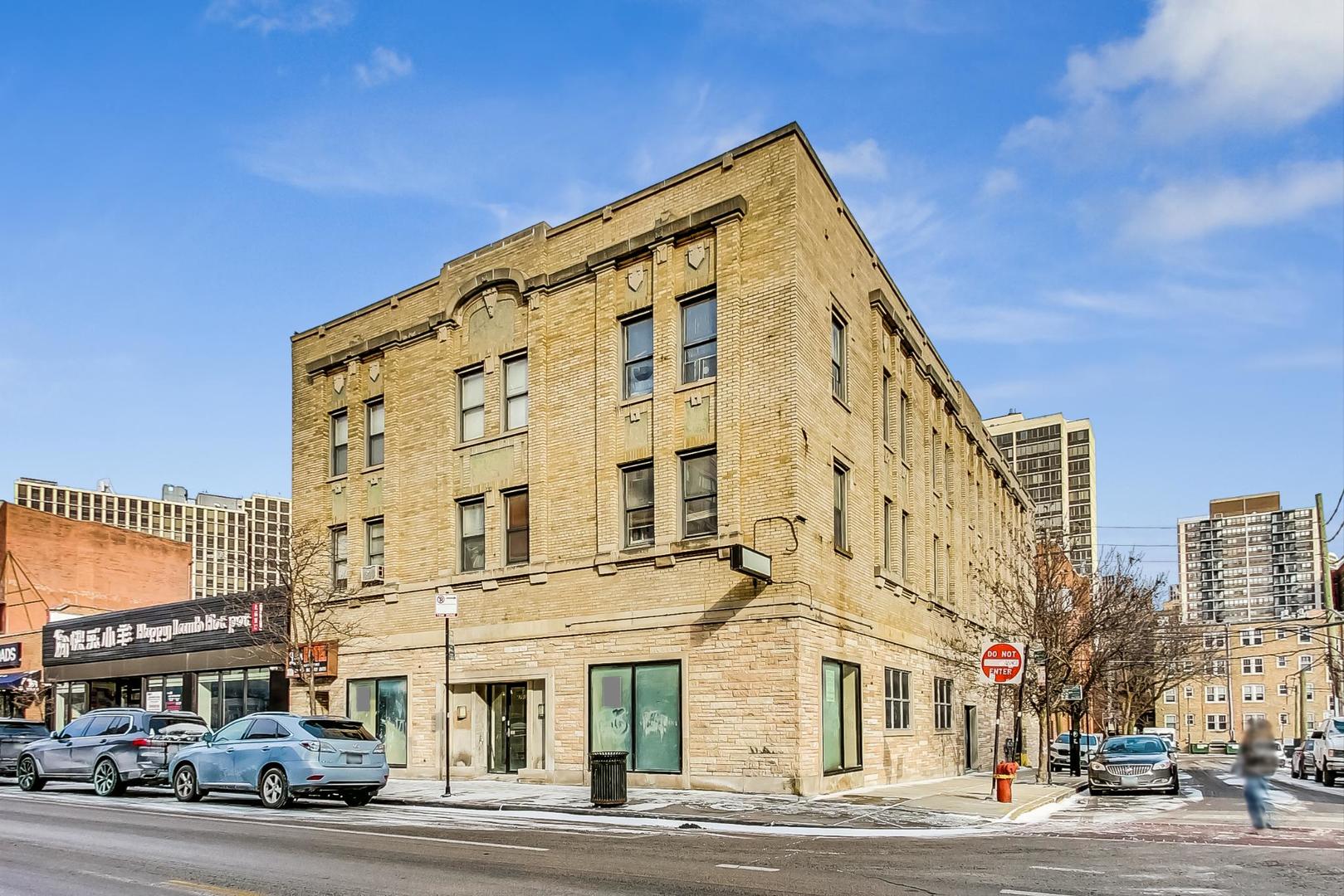 2701 N Clark Street