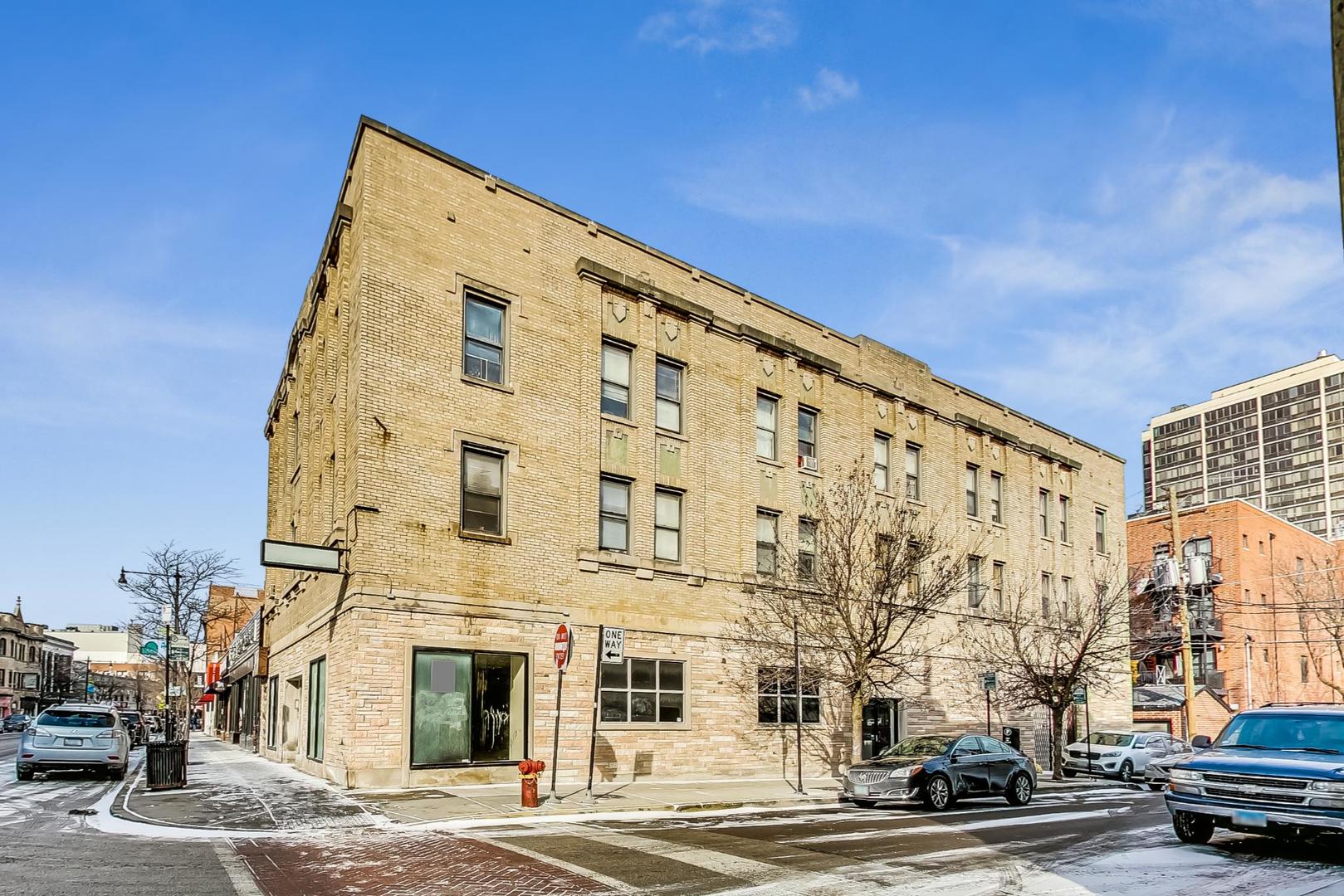 2701 N Clark Street
