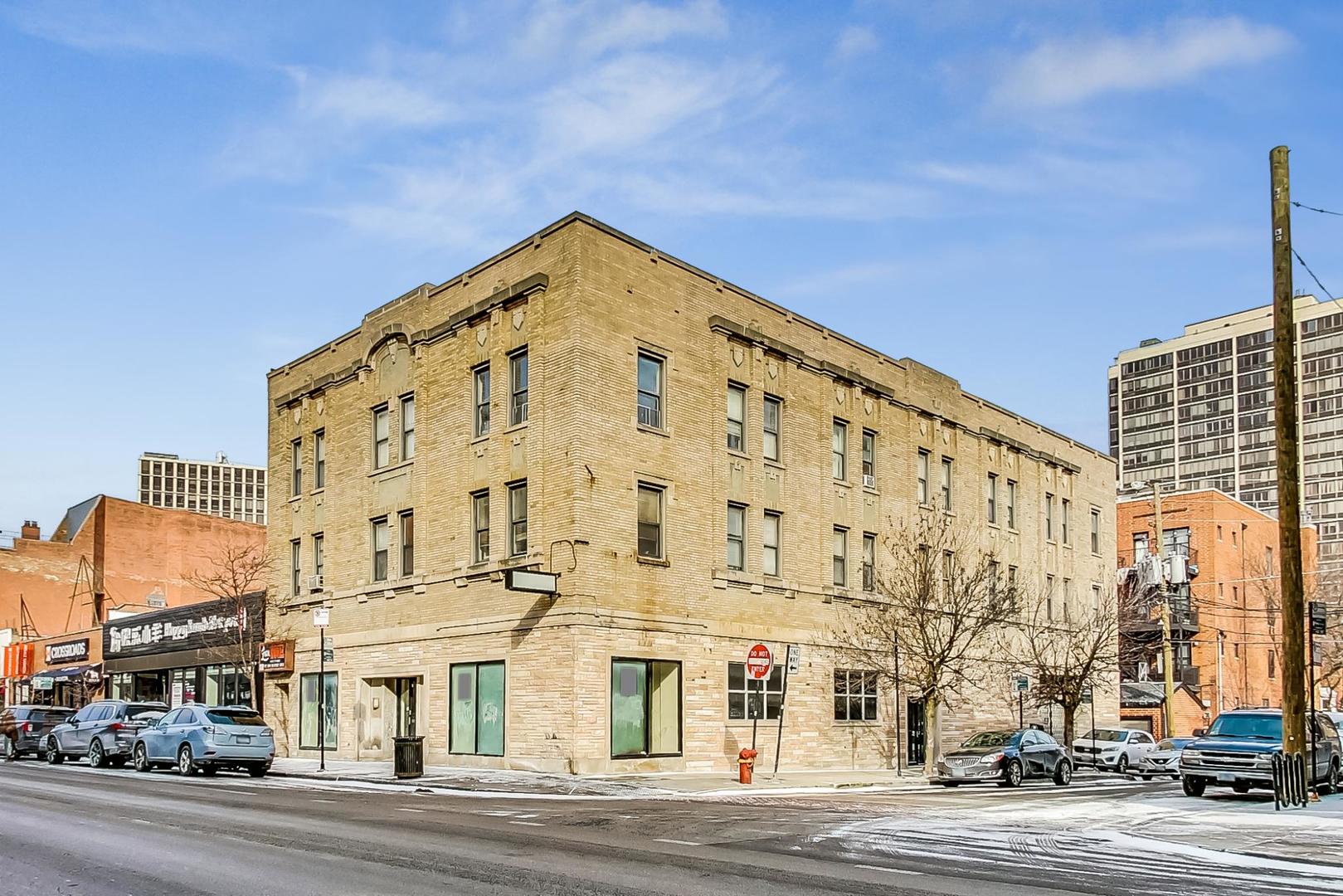 2701 N Clark Street