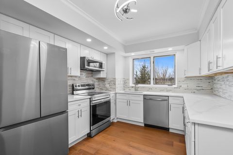 Tiny photo for 2086 Saint Johns Avenue #306, Highland Park, IL 60035 (MLS # 12531211)