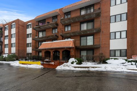 Photo of 2086 Saint Johns Avenue #306, Highland Park, IL 60035 (MLS # 12531211)