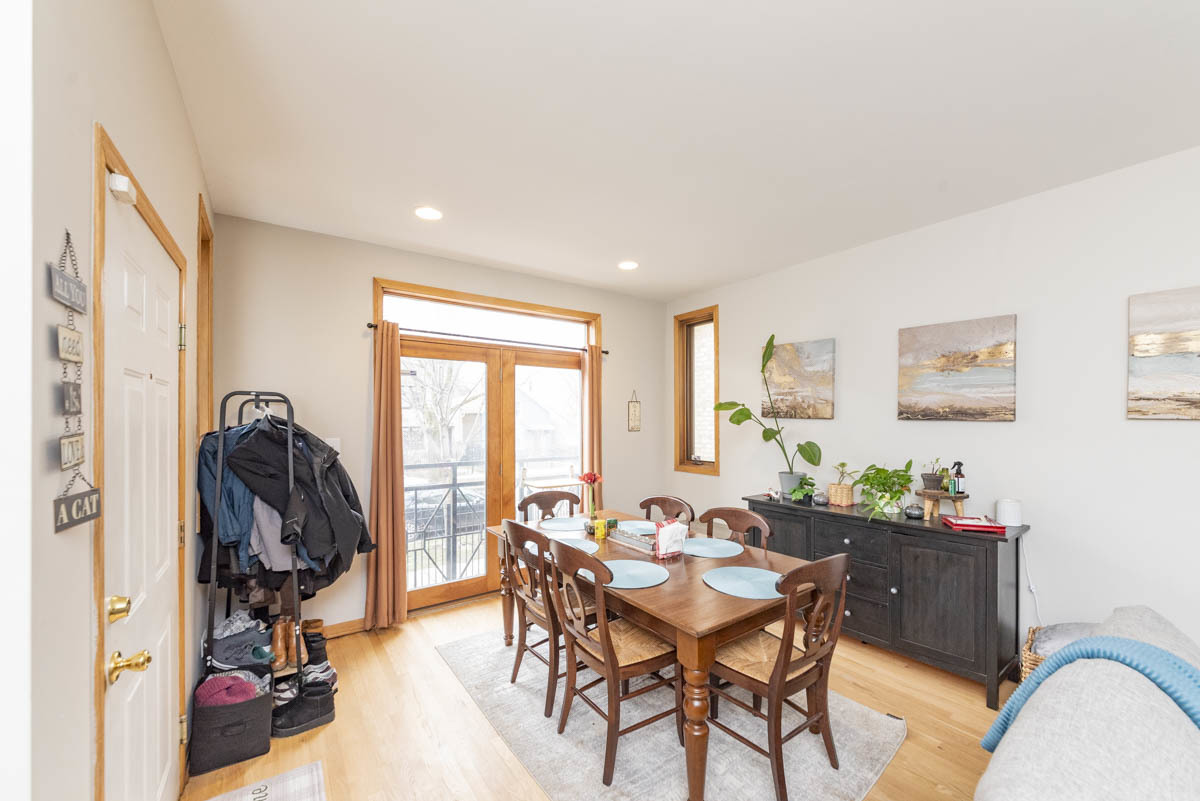 1401 N ARTESIAN Avenue 1