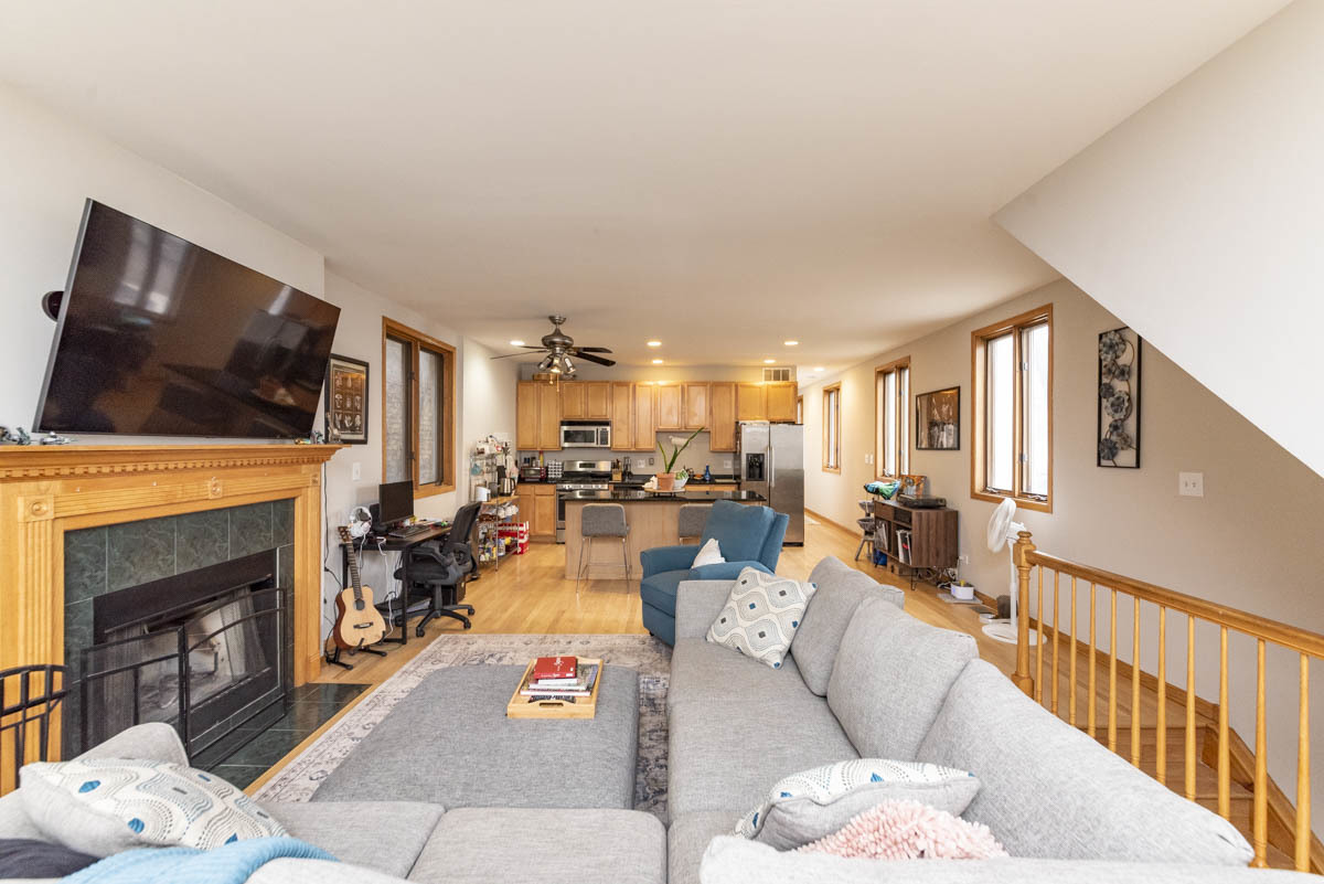 1401 N ARTESIAN Avenue 1