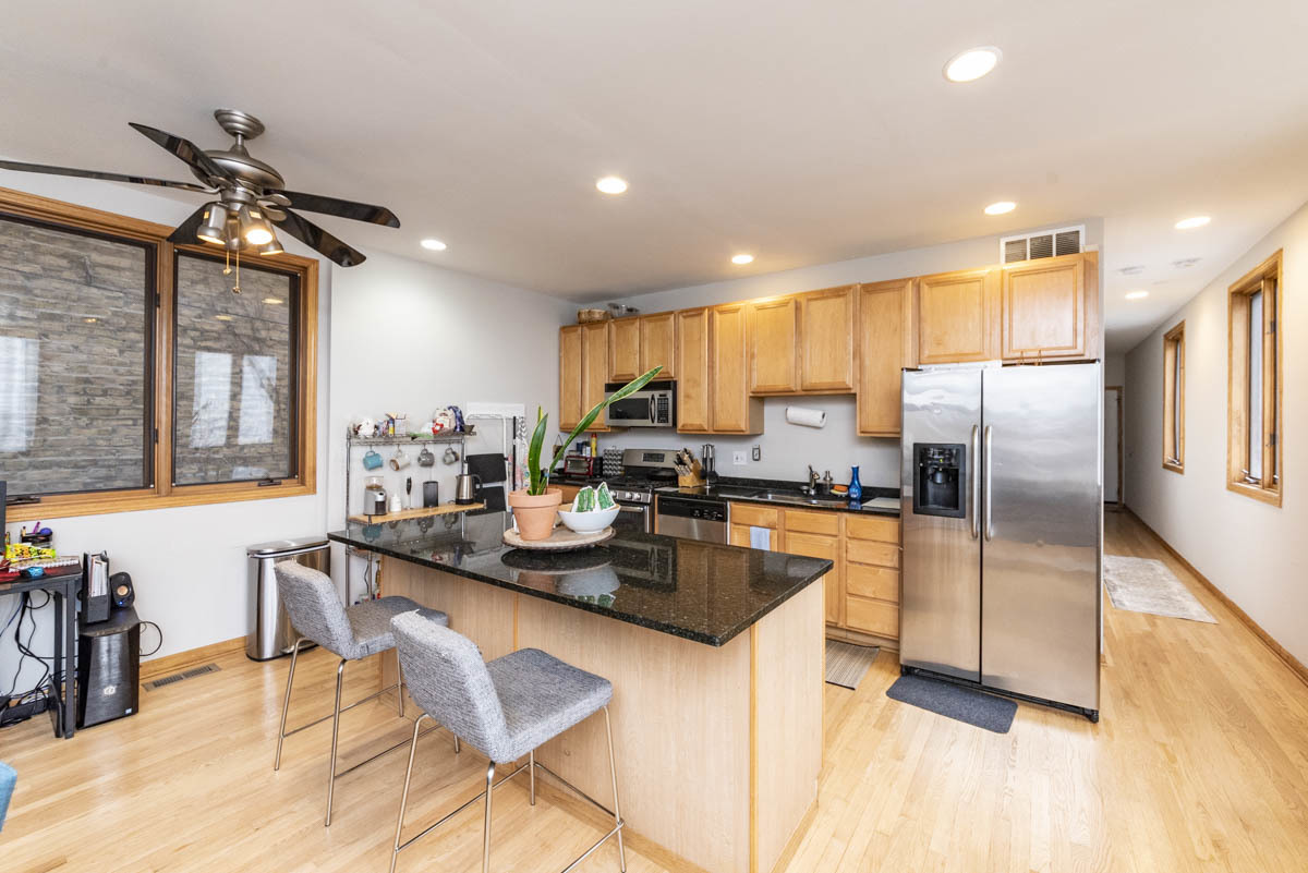 1401 N ARTESIAN Avenue 1