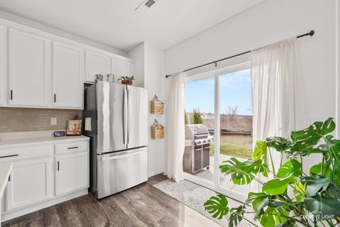 Tiny photo for 556 Comstock Road, South Elgin, IL 60177 (MLS # 12635484)