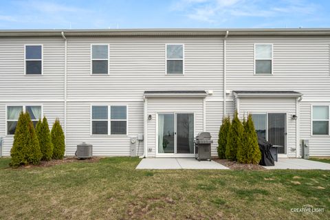 Tiny photo for 556 Comstock Road, South Elgin, IL 60177 (MLS # 12635484)