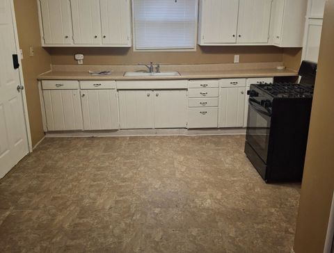 Tiny photo for 708 N Madison Street, Lincoln, IL 62656 (MLS # 12547876)