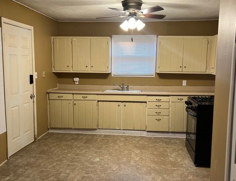 Tiny photo for 708 N Madison Street, Lincoln, IL 62656 (MLS # 12547876)