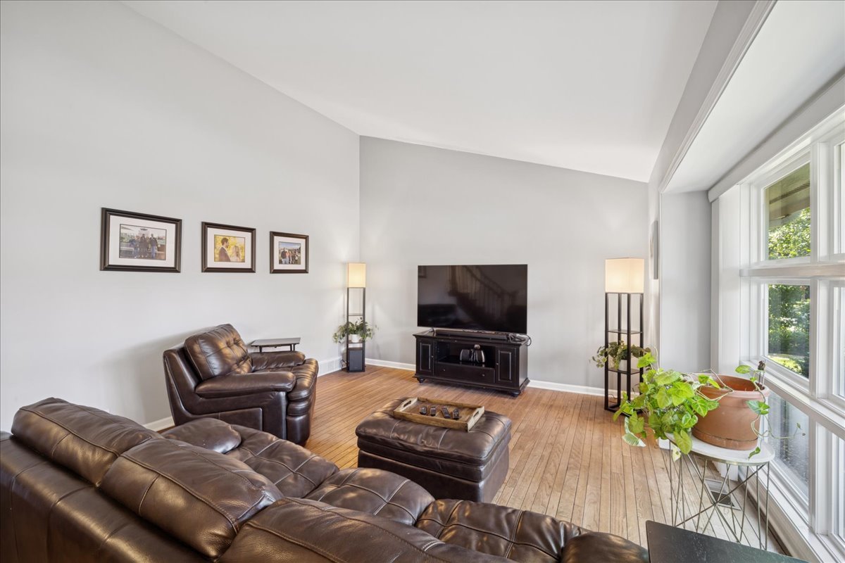 711 Carriage Hill Drive