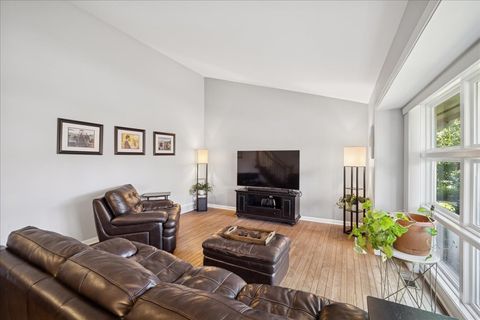 Tiny photo for 711 Carriage Hill Drive, Glenview, IL 60025 (MLS # 12526521)