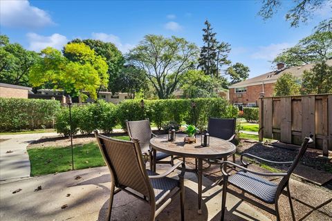 Tiny photo for 711 Carriage Hill Drive, Glenview, IL 60025 (MLS # 12526521)