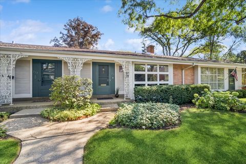 Tiny photo for 711 Carriage Hill Drive, Glenview, IL 60025 (MLS # 12526521)