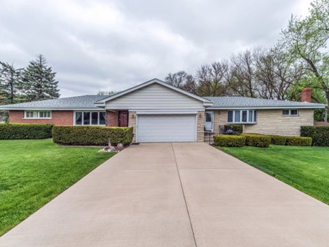 Photo of 21W146 Tee Lane, Itasca, IL 60143 (MLS # 12771385)