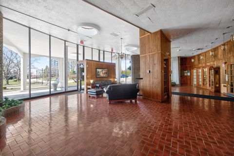 Tiny photo for 40 N Tower Road #9K, Oak Brook, IL 60523 (MLS # 12559398)