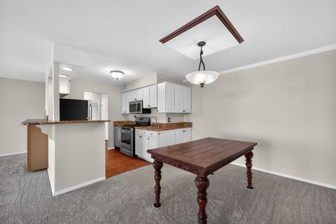 Tiny photo for 40 N Tower Road #9K, Oak Brook, IL 60523 (MLS # 12559398)