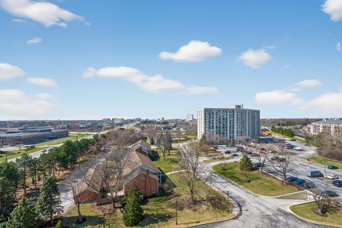 Tiny photo for 40 N Tower Road #9K, Oak Brook, IL 60523 (MLS # 12559398)