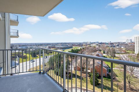 Tiny photo for 40 N Tower Road #9K, Oak Brook, IL 60523 (MLS # 12559398)